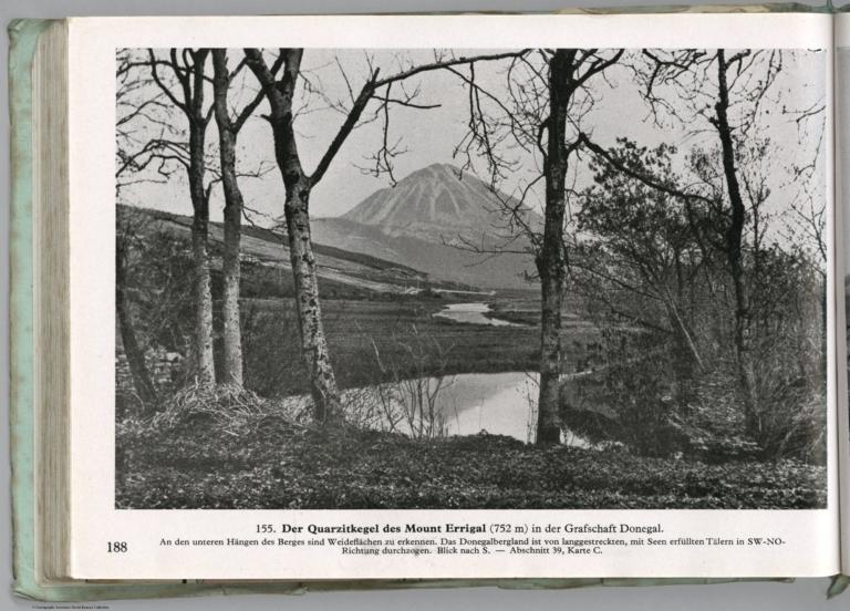 View: 155. Der Quarzitkegel des Mount Errigal.